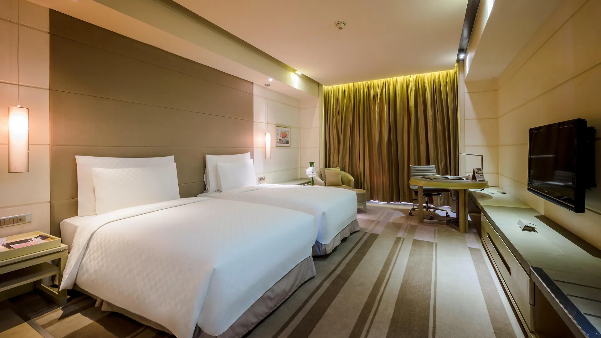 Hotel Nikko Saigon Ho Chi Minh City 5*,